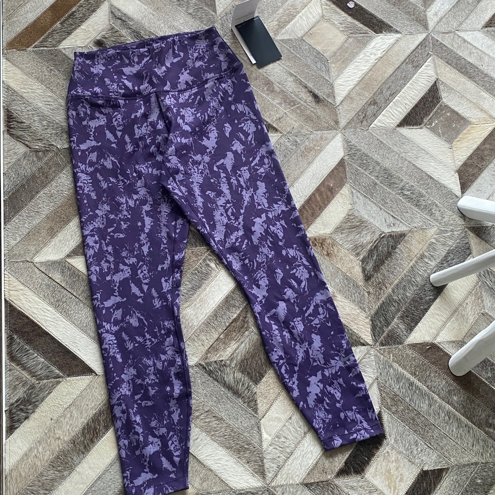 🆕 Nike Women's Dry Fit Leggings - Picture 8 of 9